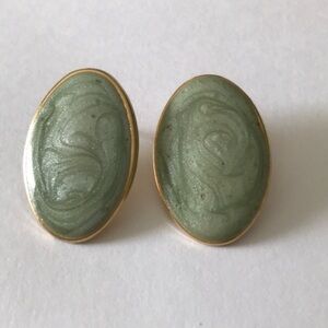 OFFERS WELCOMED Vtg Elegant Green Enamel Oval Pierced Earrings